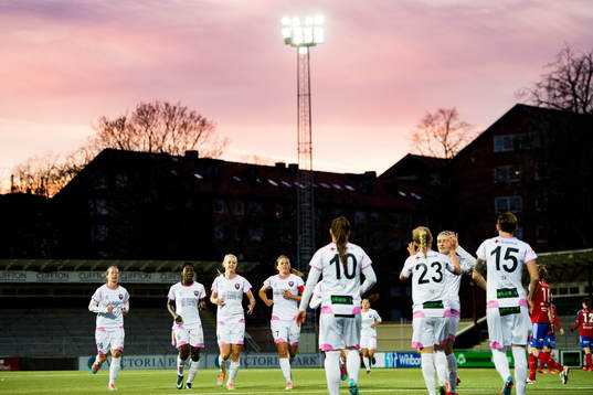 Bläddra bland fler bilder av Fotboll, Damallsvenskan, Rosengård - Vittsjö