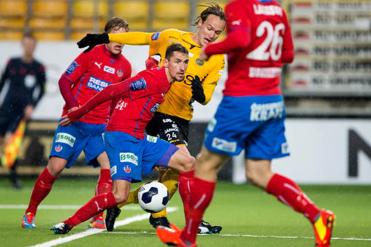 Kamp mellan Helsingborgs Loret Sadiku och Elfsborgs Viktor