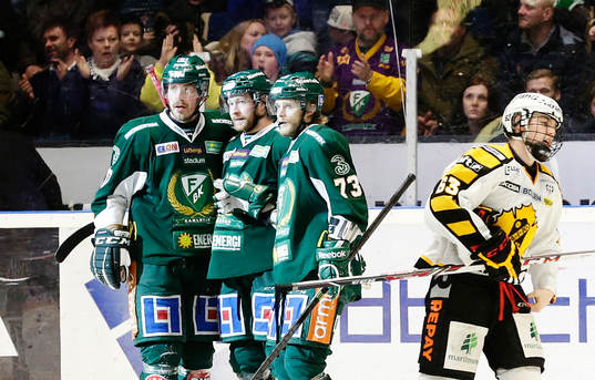 Färjestads spelare jublar