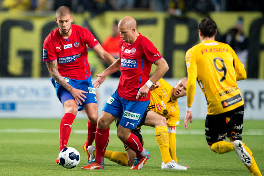 Helsingborgs Robin Simovic (v) och Mattias Lindström (m)