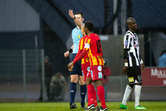 Landskronas Cheikh Tidiane Sarr får ett rött kort och