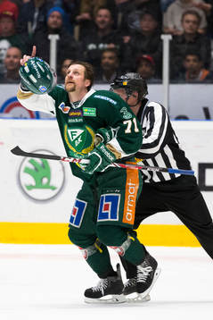 Färjestads Christian Berglund är upprörd