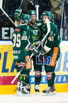 Färjestads Christian Berglund jublar