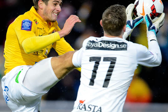 Falkenbergs Andrés Thorleifsson i hoppar mot Kalmars