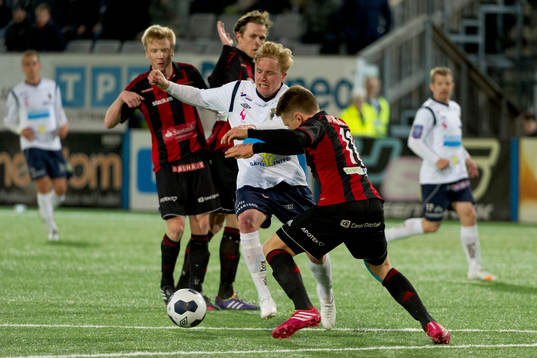 Simon Lundevall, Gefle mot Jacob Une Larsson, Brommapojkarna