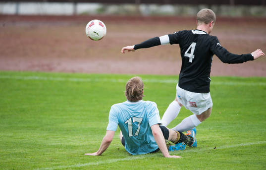 Brytning bakifrån i matchen i div. 111 mellan Sölvesborg