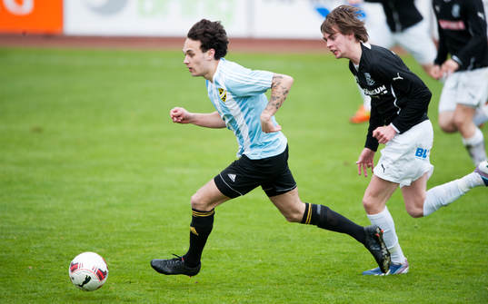 Hässleholms Karim Al-Asi i matchen i div. 111 mellan