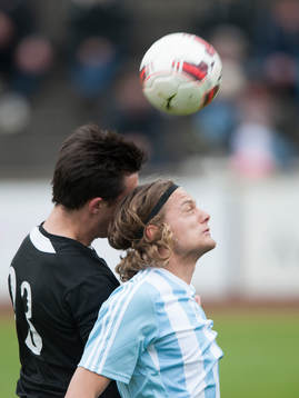 Hässleholms Linus Karlsson i matchen i div. 111 mellan