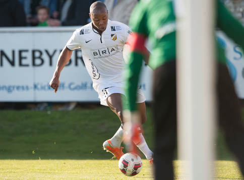 Häckens Carlos Strandberg  i matchen i allsvenskan mellan