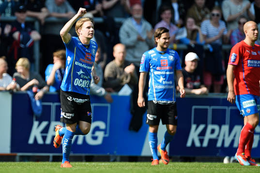 Halmstads Johan Blomberg jublar