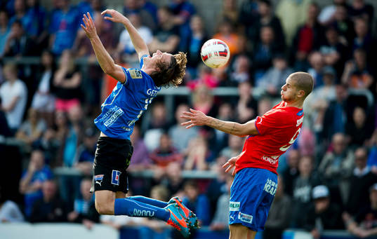 Halmstads Fredrik Liverstam och Helsingborgs Robin Simovic