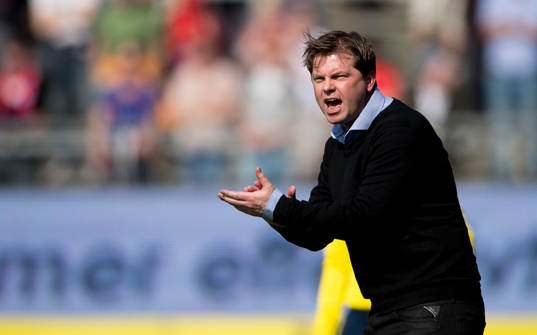 Halmstads tränare Jens Gustafsson manar på sitt lag