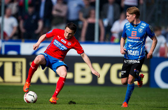 Helsingborgs Ardian Gashi och Halmstads Johan Blomberg