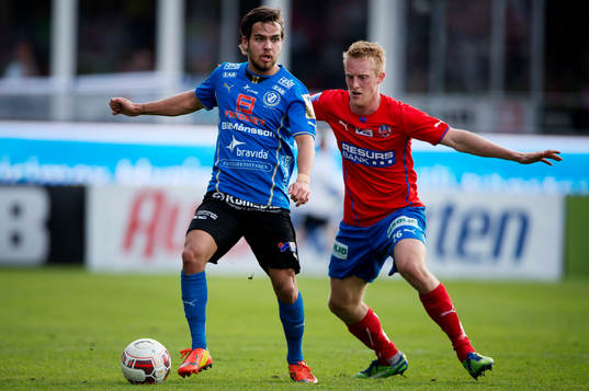 Halmstads Kristinn Steindorsson och Helsingborgs Peter