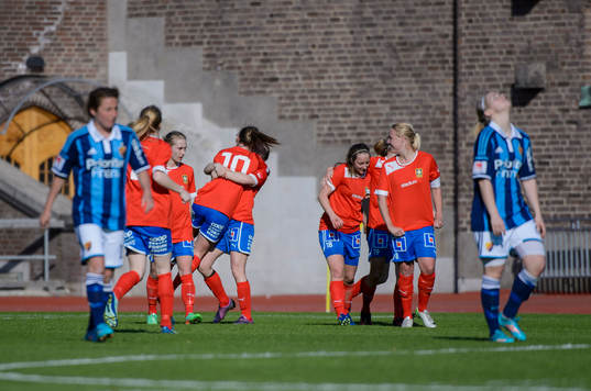 QBIKs spelare jublar och Djurgårdens spelare deppar