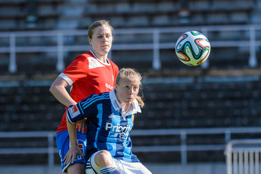 QBIKs Elsa Hellstrand och Djurgårdens Mia Jalkerud