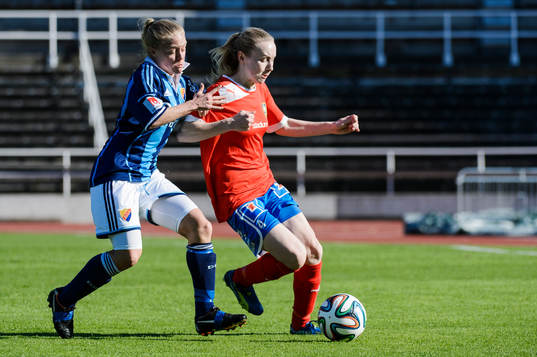 Djurgårdens Mia Jalkerud och QBIKs Susanne Skålberg i