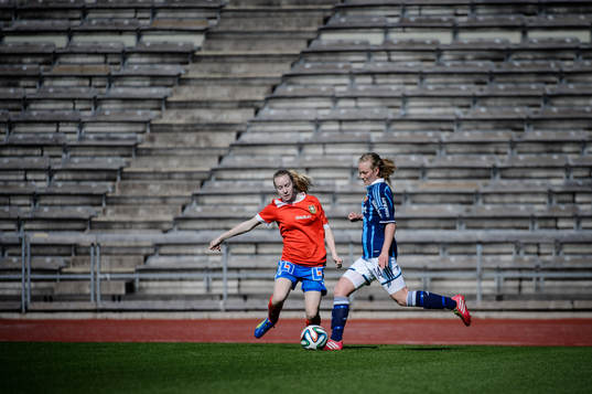 QBIKs Susanne Skålberg och Djurgårdens Lilja Björk