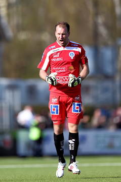 Åtvidabergs målvakt Henrik Gustavsson jublar