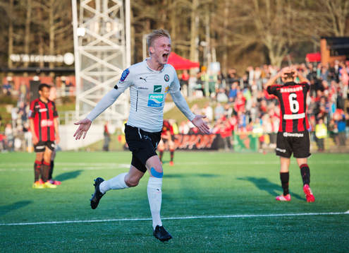 Örebros Karl Holmberg jublar