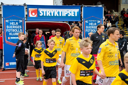 Lagen går ut på arenan