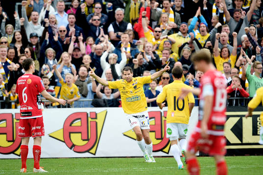 Falkenbergs Stefan Rodevåg firar