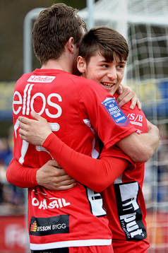 Elfsborgs Marcus Rohdén och Arber Zeneli firar