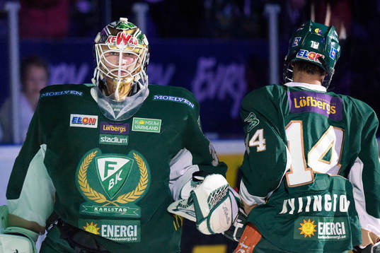 Färjestads målvakt Fredrik Pettersson-Wentzel och Oliver