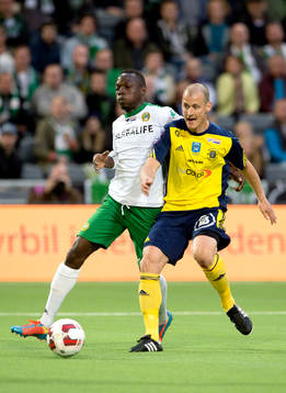 Ängelholms Jakob Augustsson och Hammarbys Amadaiya Rennie