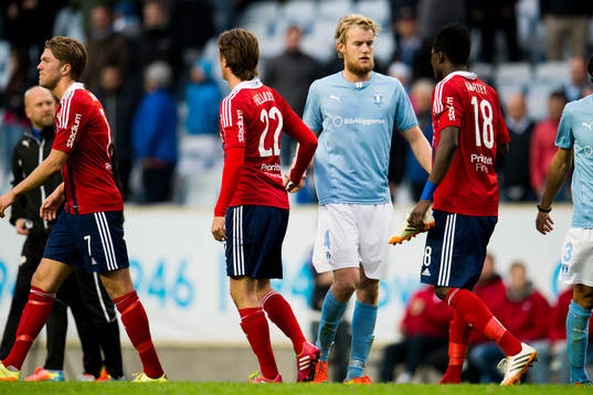 Malmö FFs Filip Helander tackar Djurgårdens Philip
