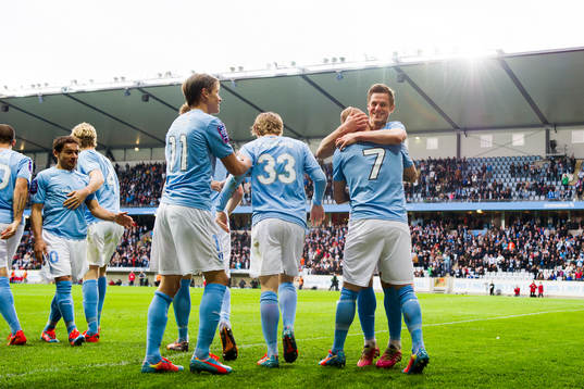 Malmö FFs Markus Rosenberg kramar om Magnus Eriksson