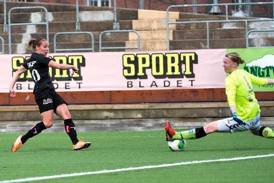 Göteborgs Manon Melis missar ett friläge mot