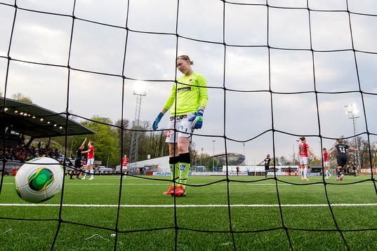 Kristianstads målvakt Hedvig Lindahl deppar