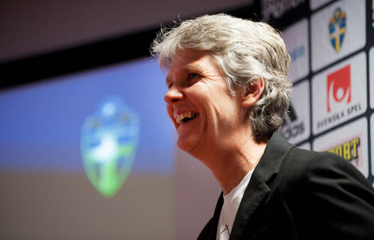 Förbundskapten Pia Sundhage presenterar landslagstruppen