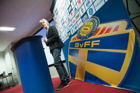 Förbundskapten Pia Sundhage presenterar landslagstruppen