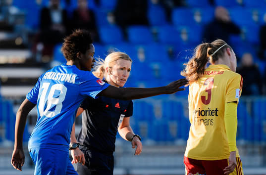Eskilstunas Gaelle Enganamouit klappar Tyresös Whitney