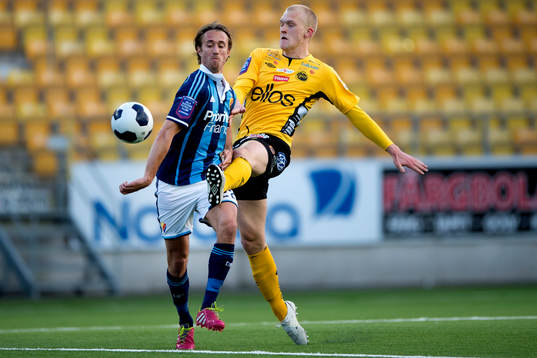 Kamp mellan Djurgårdens Philip Hellqvist och Elfsborgs