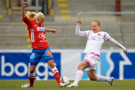 Rosengårds Katrin Schmidt och Örebros Julia Spetsmark