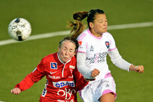 Rosengårds Alexandra Riley och Örebros Marina Pettersson