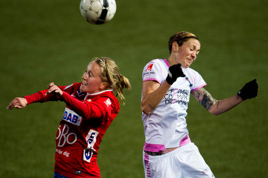 Örebros Annika Kukkonen i nickduell med Rosengårds