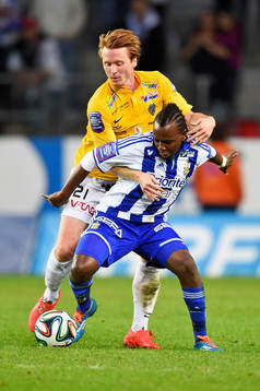 Falkenbergs Dan Keat och IFK Göteborgs May Mahlangu