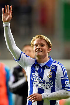IFK Göteborgs Sam Larsson tackar publiken