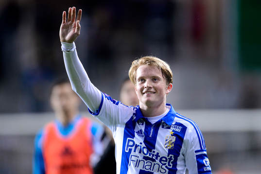 IFK Göteborgs Sam Larsson tackar publiken