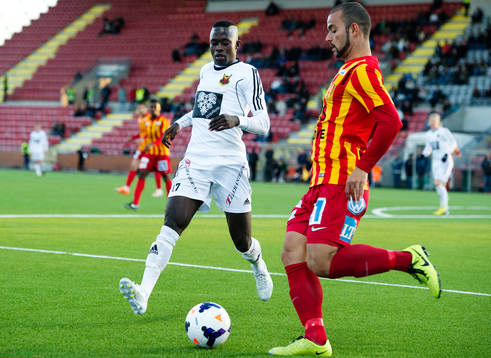 Östersunds Modou Barrow mot Syrianskas Diego Brum