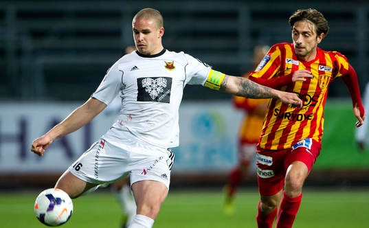 Östersunds Doglas Bergqvist mot Syrianskas Nikola