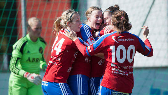 Vittsjös Emma Andersson har gjort 1-0 i matchen i