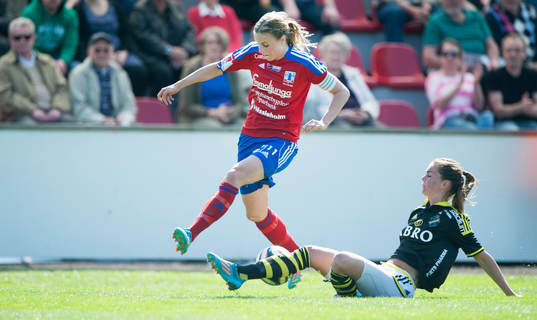 Vittsjös Sofie Andersson i matchen i damallsvenskan mellan