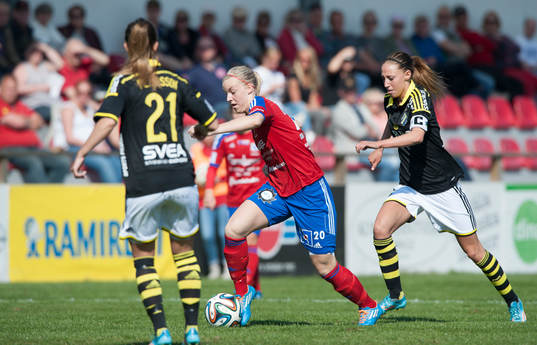 Vittsjös Erika Martinsson i matchen i damallsvenskan