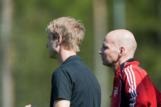 Vittsjös tränare Simon Sjöfors och Thomas Mårtensson i