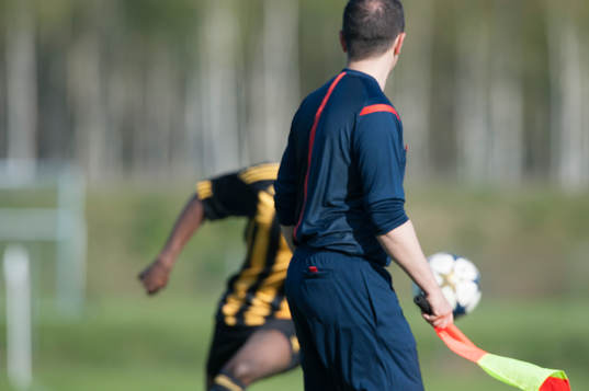 Assisterande domaren i matchen i juniorallsvenskan division